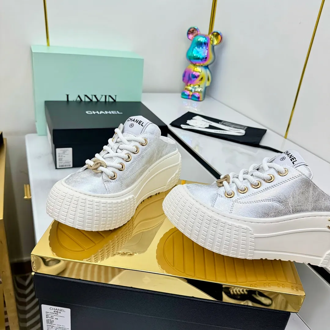 👟👟Ex-factory price 620👟👟 Chanel bread shoes ~ original calfskin panda shoes Chanel 25C latest hot style panda black and white sports shoes casual sneakers Xiaoxiang hot item classic black and white panda color coco girls must pay Fabric: original custom mixed sheepskin lining: original imported breathable mesh lining outsole: Original molded rubber + TPU combination Size: Women's 35-41 👉 👉 👉